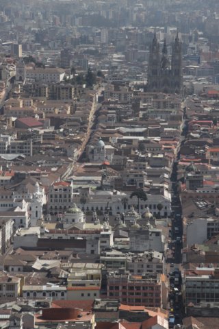 quitoelpanecillovueoverquito.jpg